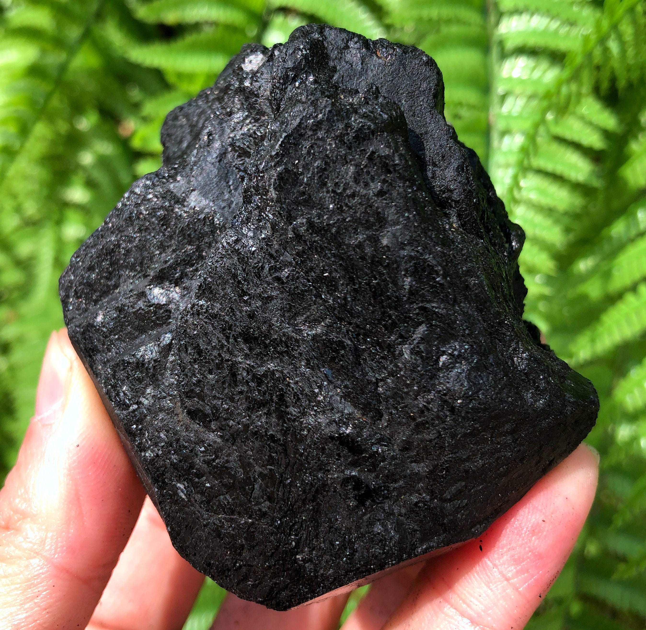 最高品質の未加工の大きな天然未加工のブラックトルマリン石/粗い