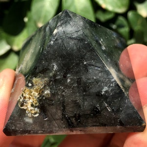 LARGE Natural Tourmaline Crystal Quartz Pyramid/Rutilated Crystal Pyramid/Quartz Pyramid/Chakra/Feng Shui/Meditation/Energ/healing crystal