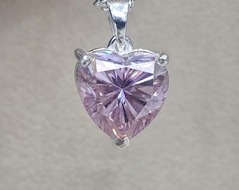 Collar de moissanita con corte de corazón en plata de ley 925 / Colgante de moissanita rosa con cadena satélite / Joyería minimalista de lujo