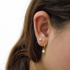 Perlenohrringe, kleine Ohrringe, 18k Goldohrringe, klassische Ohrringe, Brautjungferngeschenke Bild 8