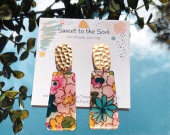 THE BOUQUET | multicolored floral earrings | hammered gold jewelry | rectangle dangle earrings | fun statement earrings | flower jewelry