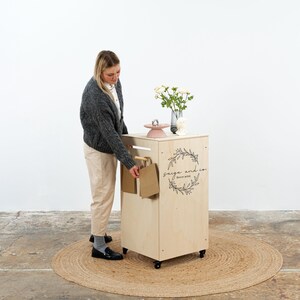 Host stand VC-06-W-NT | natural color