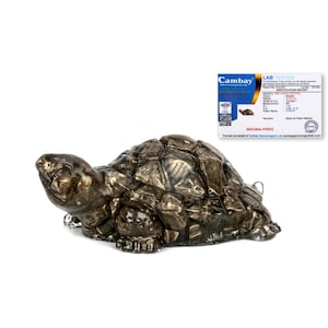 Könnte beinhalten: Ein Set aus drei Keramikbechern mit gesprenkelter, matter Oberfläche. Die Becher sind in den Farbtönen Creme, Hellgrau und Dunkelgrau gehalten. Jeder Becher hat ein schlichtes, minimalistisches Design, ideal für Kaffee oder Tee.