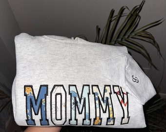 Sweat brodé avec appliques souvenir tenue de bébé pour maman | Pull simple de maman, cadeau pour maman, chemise de maman personnalisée
