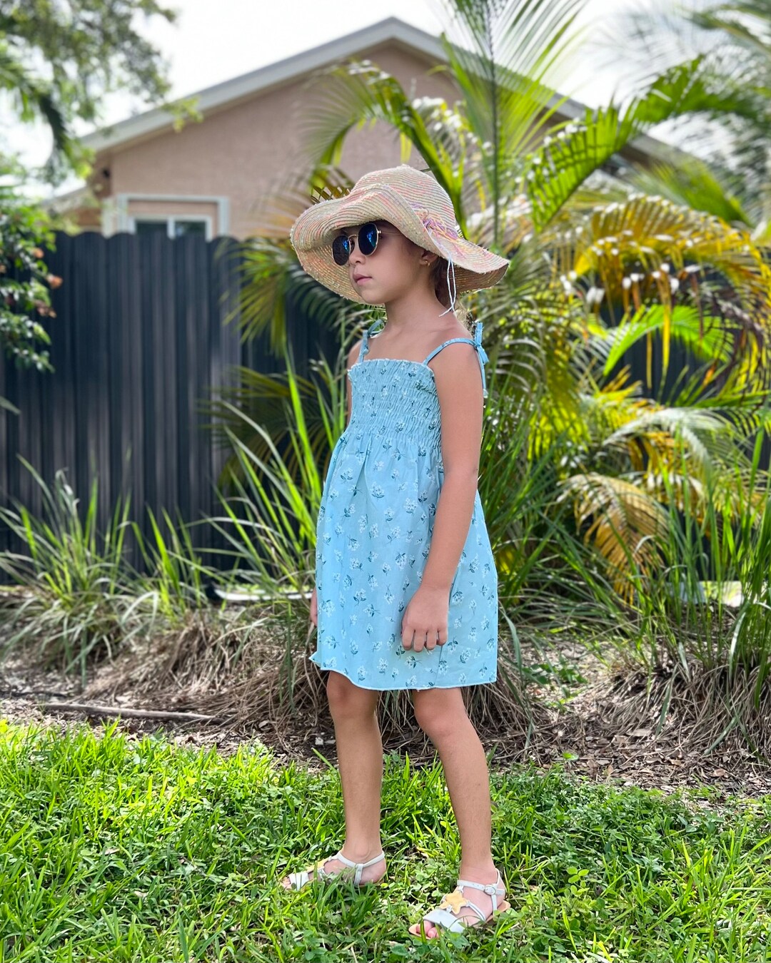 Baby Girl Summer Outfit Set - Daisy Print Sleeveless Top & Elastic Shorts With Big Bow