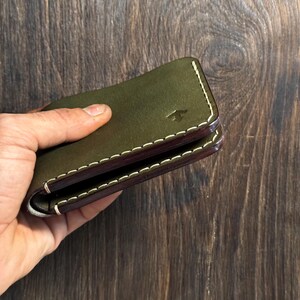 Cartera clásica plegable de piel de oliva personalizada como regalo imagen 2
