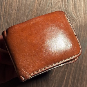 Monedero clásico de cuero plegable de dos pliegues