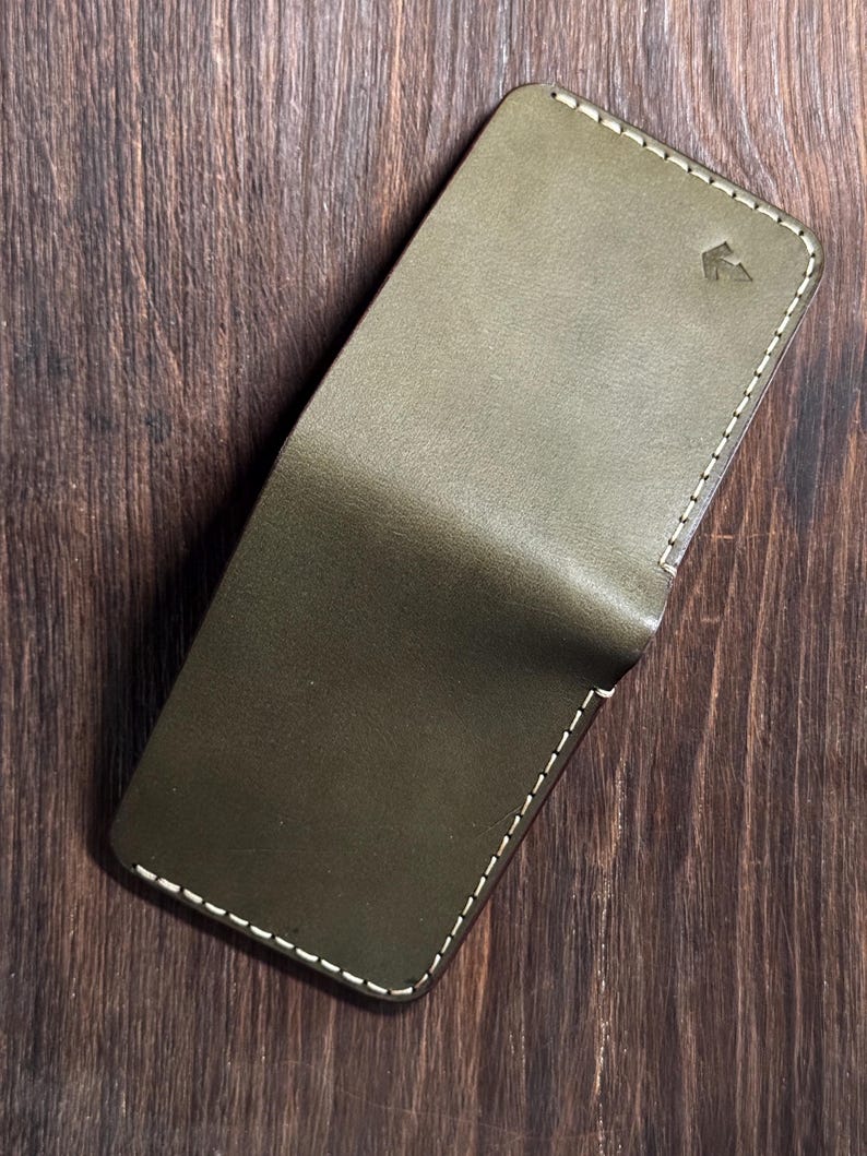 Cartera clásica plegable de piel de oliva personalizada como regalo imagen 7