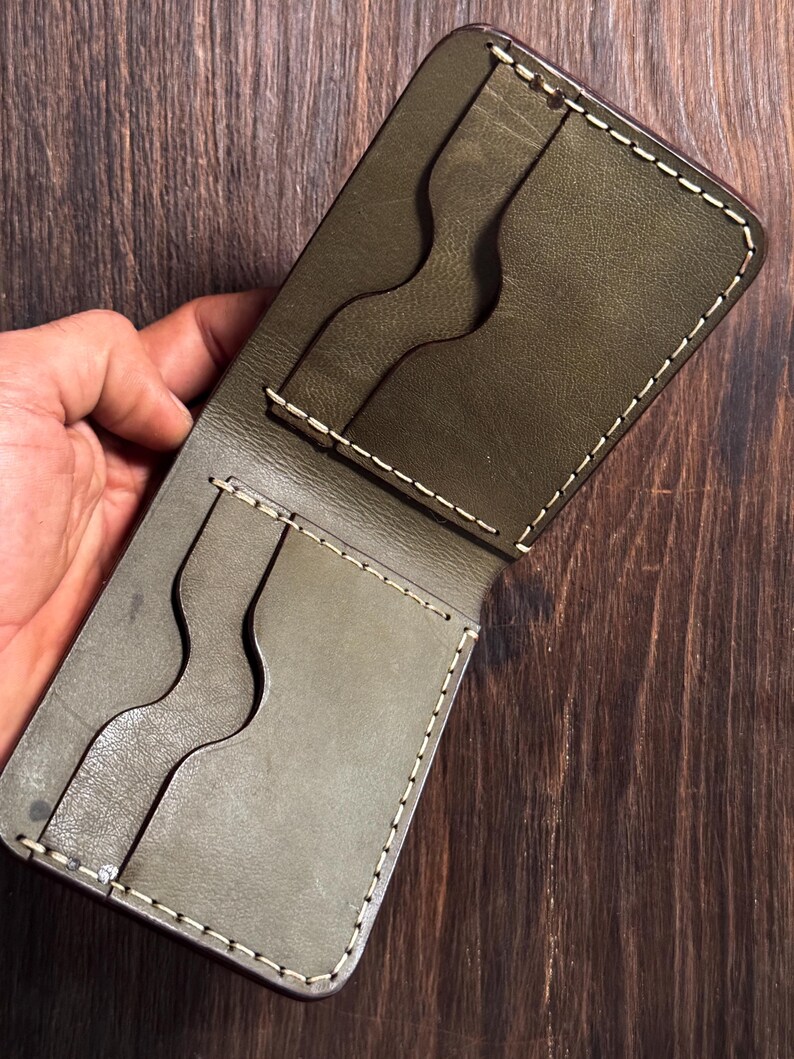 Cartera clásica plegable de piel de oliva personalizada como regalo imagen 5