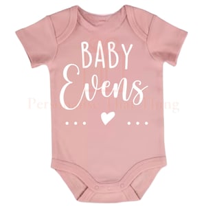 Apellido bebé embarazo anuncio corazón bebé bodysuit outfit