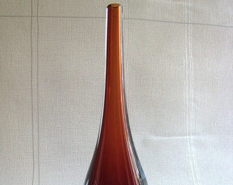 Stylish glass vase.
