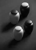 Porcelain Tea Canister in 2 Colors, Sealed Ceramic Round Tea Canister Tea Caddy