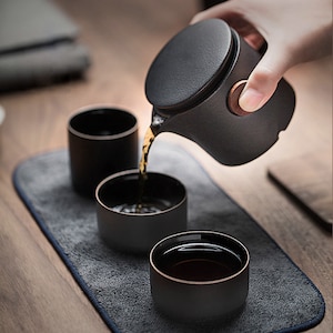 Juego de té portátil de viaje de cerámica con tetera, 3 tazas y estuche de transporte