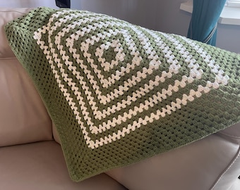 Green and White Crocheted Granny Square Blanket, Acrylic Yarn (75x75 CM)