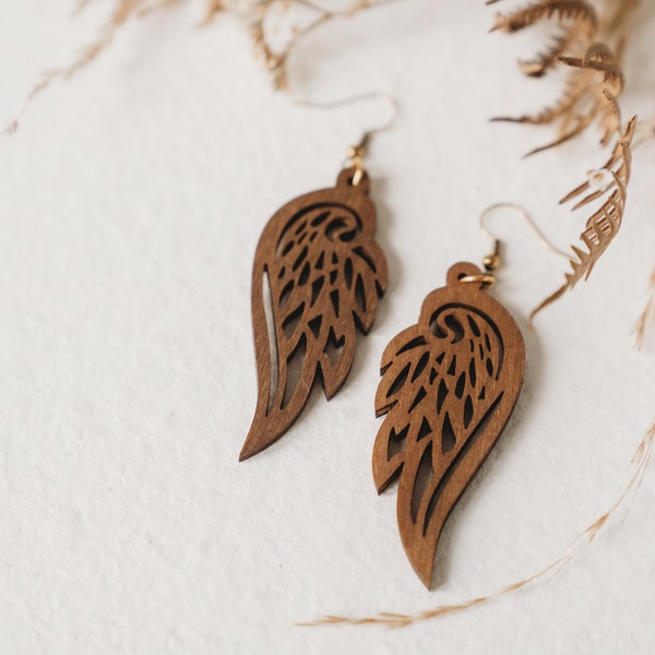 Boho style wooden earrings in the shape of wings, angel wings, gift for her, gift for mom