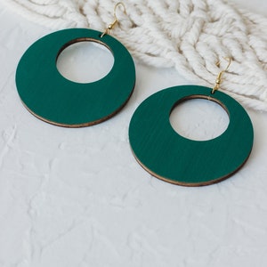 Boho style wooden earrings in round shape, emerald green creoles, gift for her, gift for women, gift for mom, birthday gift image 4