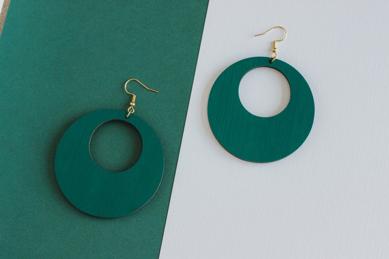 Boho style wooden earrings in round shape, emerald green creoles, gift for her, gift for women, gift for mom, birthday gift image 8