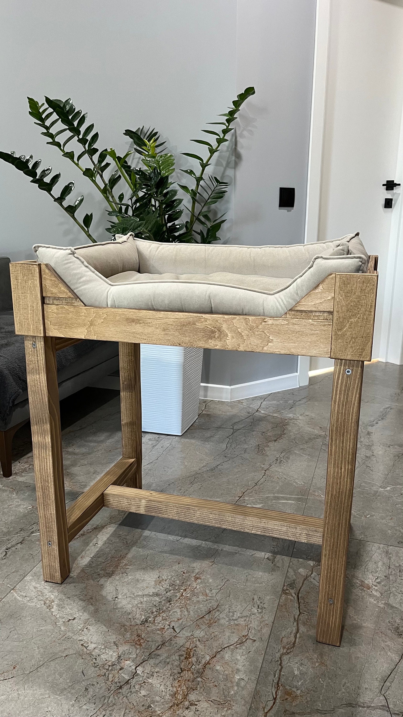 Dog lookout window seat hotsell