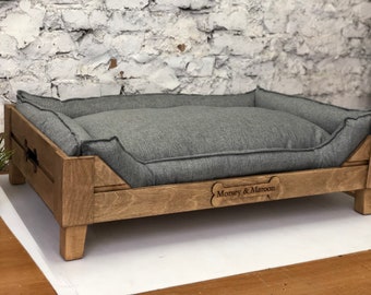 Anpassbares erhöhtes Hundebett aus Holz, Mid-Century Modern, erhöhte Haustierbettmöbel, handgefertigter orthopädischer Hundebettrahmen aus Holz