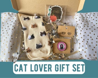 Cat Lover's Letterbox Gift Set | Kitten Pamper Hamper for Her with Cat-Themed Goodies | Perfect Birthday & Care Package For Cat Mums