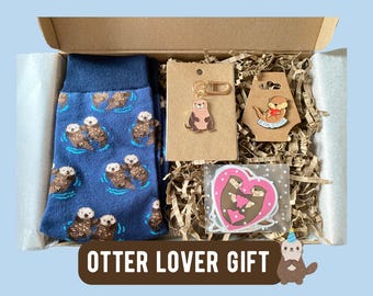 Caja de regalo con temática de nutria / Calcetines de nutria, dije de nutria, broche y pegatinas / Regalo original para él o ella / Regalo con temática de nutria