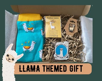Alpaca Lover Letterbox Gift Set – Alpaca & Llama Socks, Pocket Hug Keychain, “No Drama Llama” Pin – Fun Quirky Gift for Animal Lovers