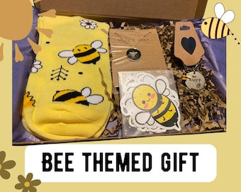 Bee Lover Gift Box Set – Self Care Letterbox Gift, Bee Birthday Gifts for Women, Nature Lover Hamper for Girls, Bee-Themed Accessories