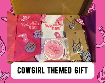 Cowgirl Gift Box Set - Western Letterbox Pamper Hamper for Her - Yeehaw Socks, Jewellery & Stickers - Perfect Birthday Gift Package