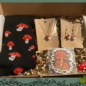 Mushroom Lover's Gift Set - Fungi Gift Accessories - Get Well Soon Gift - Unique Bohemian Gift for Her - Mushroom Necklace afbeelding 2