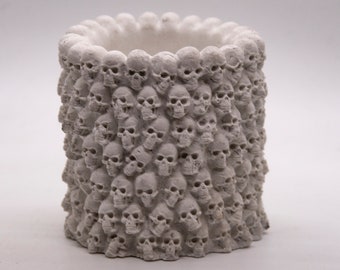 Skull plant pot, gothic, skull, gift, plants, houseplant, pots , quirky, cactus, garden , gardening