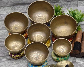 Natur Klangschale 7er Set - Tibetanische Klangschalen - Heilungsset - Meditation Yoga Klangbäder - Sieben Chakra Schalen