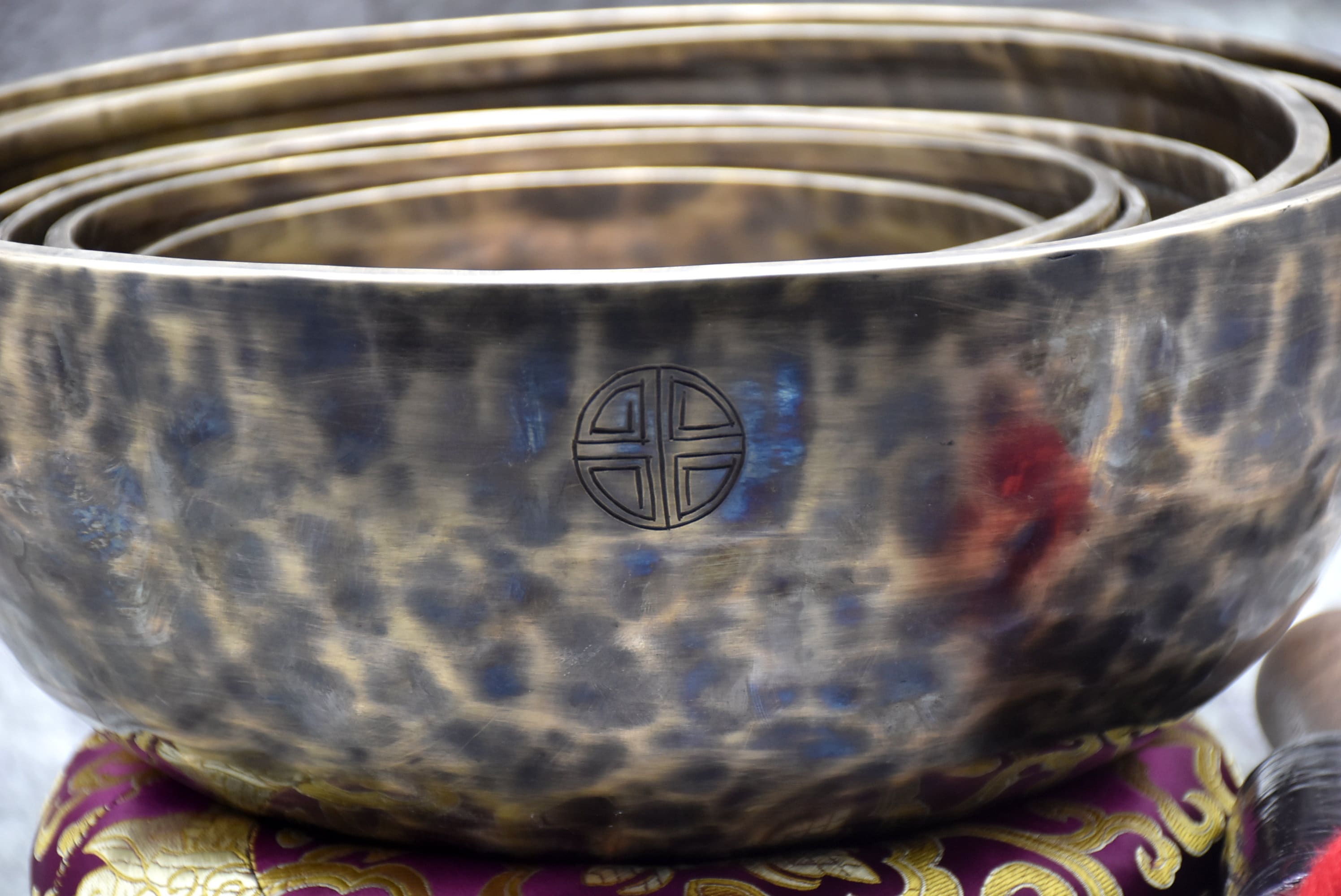 Full Moon Singing Bowl Set of 7 Chakra Note Tuned - Tibetan Singing ...