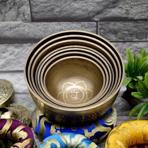 Natural Singing bowl set of 7 Tibetan singing bowls healing set Meditation yoga sound baths Seven chakra Bowls image 6