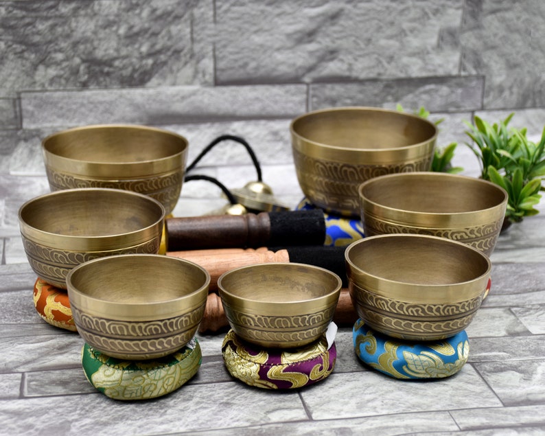 Natural Singing bowl set of 7 Tibetan singing bowls healing set Meditation yoga sound baths Seven chakra Bowls image 2