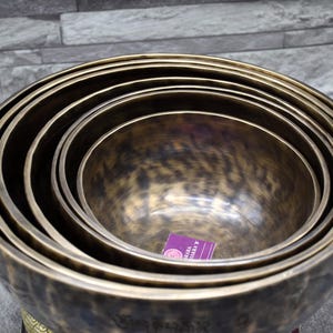 Full Moon Singing Bowl Set of 7 Chakra Note Tuned - Tibetan Singing ...