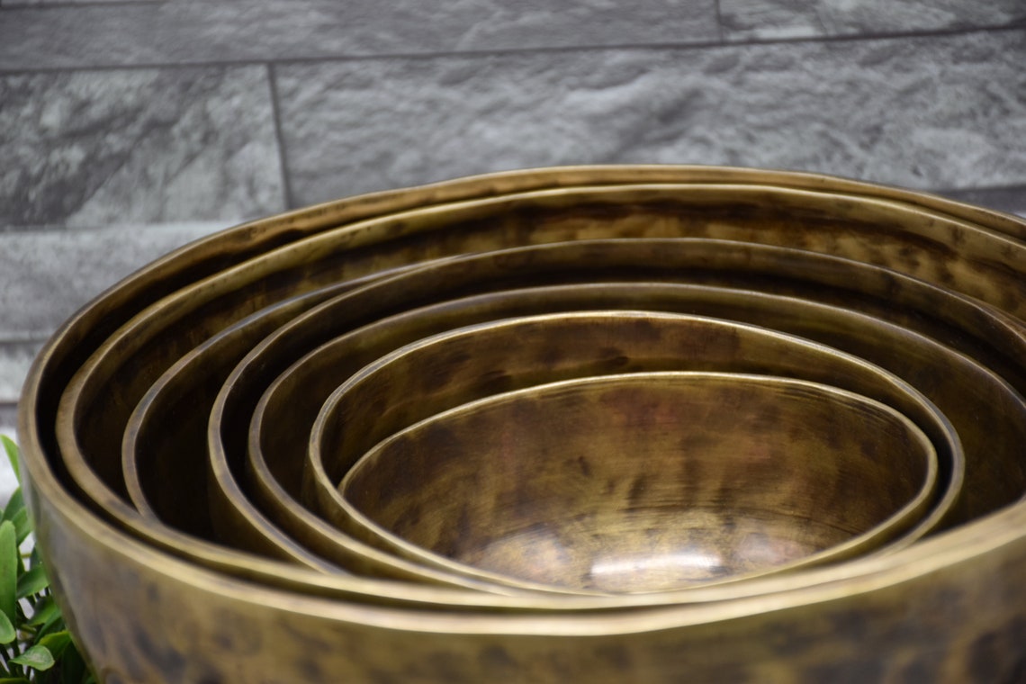 Chakra Note Tuned Full Moon Singing Bowl Set of 7 - Tibetan Singing ...