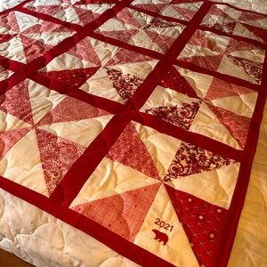 Red and White Pinwheel Quilt - Etsy