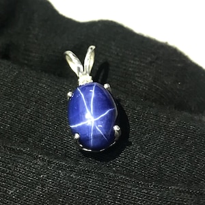 Anhänger mit blauem Sternsaphir, Edelsteingröße 10 x 12 mm, 925er Sterlingsilber, handgefertigtes Schmuckstück, Geschenkidee zum Tag der Arbeit, Sonderangebot