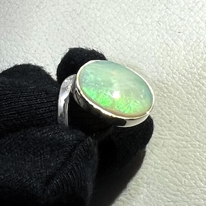 Australian Opal Ring: Green Fire Gemstone, 925 Sterling Silver (15x10 mm)
