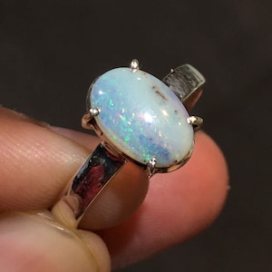 Australian Opal Ring: Green Fire Gemstone, 925 Sterling Silver (11x7 mm)