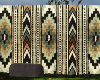 Zielony szałwiowy zielony ręcznie robiony westernowy koc siodłowy Ranch Pad Show Pad Newzealand Wool Show Pad / Yucca Pad do jazdy konnej Custom 34X42