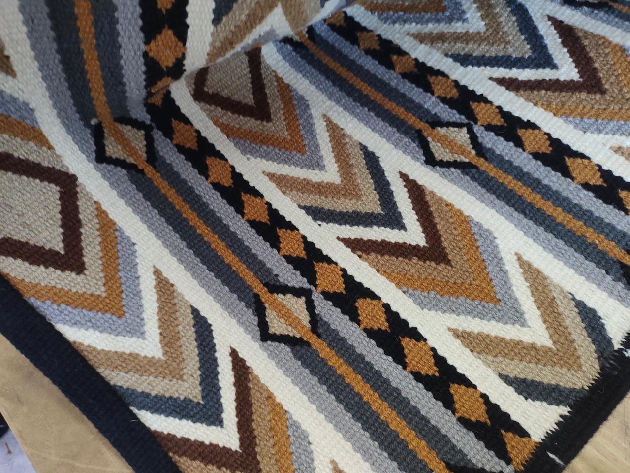 Couverture De Selle Western Show – Tapis En Laine Néo-Zélandaise 100% – Fait Main 34x42 – Sahani Int