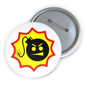 Serious Sam Pin Button: Custom-made safety pin, metal, Bomb emblem