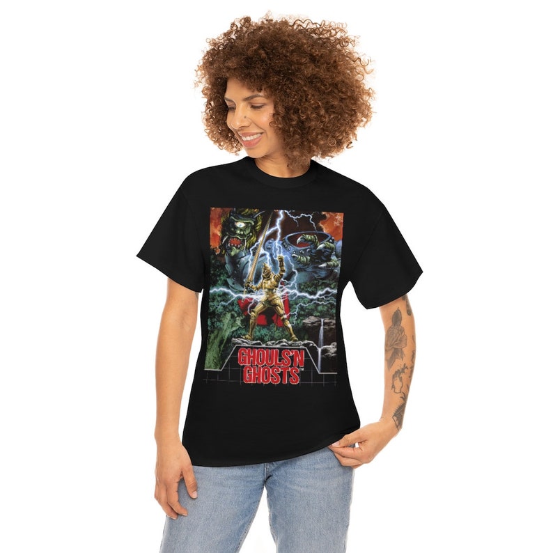 Camiseta Ghouls n' Ghosts: camiseta gráfica retro vintage con diseño de caja de videojuegos imagen 3