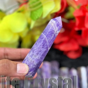 Obelisk Dream Amethyst: Polerowana kryształowa wieża uzdrawiająca, 100% naturalna różdżka