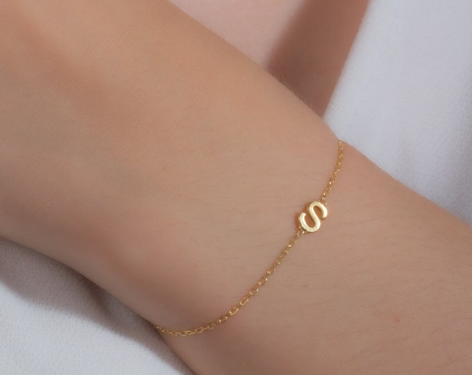 Personalized Letter Bracelet - Custom Initial Bracelet - Family Initial Bracelet - Letter Bracelet - Gift for Mother - Mother's Day Gifts