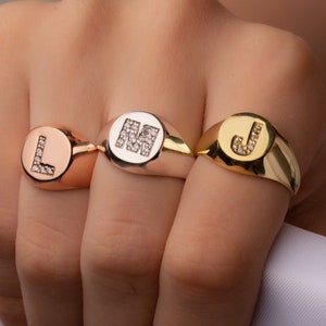 Anillo con inicial de diamante personalizado - Anillo con sello de letra personalizado - Anillo con sello de inicial - Anillo con inicial de diamante - Regalo para mamá - Regalos para el día de la madre