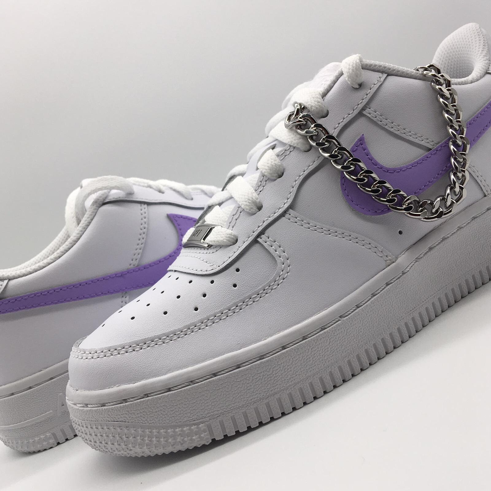 air force 1 women with chain