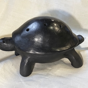 Uniek blaasinstrument uit klei - Ocarina, Keramische schildpad.
