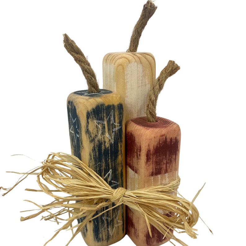 Rustic 4th Of July Decor, Wood Firecracker Decor, Primitive Americana Decor, Labor Day Decorations, Primitive patriotic Decor, Shelf Sitter bild 1